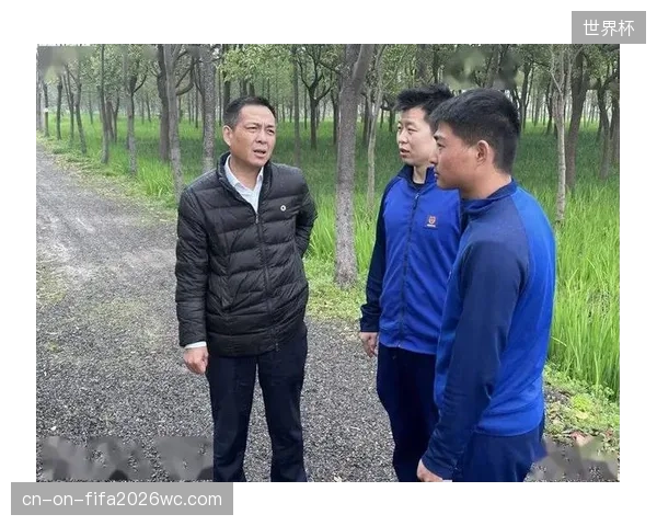 国家队技术团队启动跨时区作战预案，重点评估球员生理周期影响。